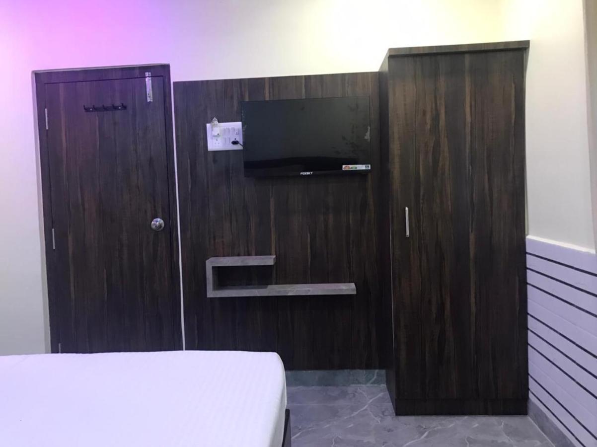 Taloja Midc Hotel Taloje Ngoại thất bức ảnh