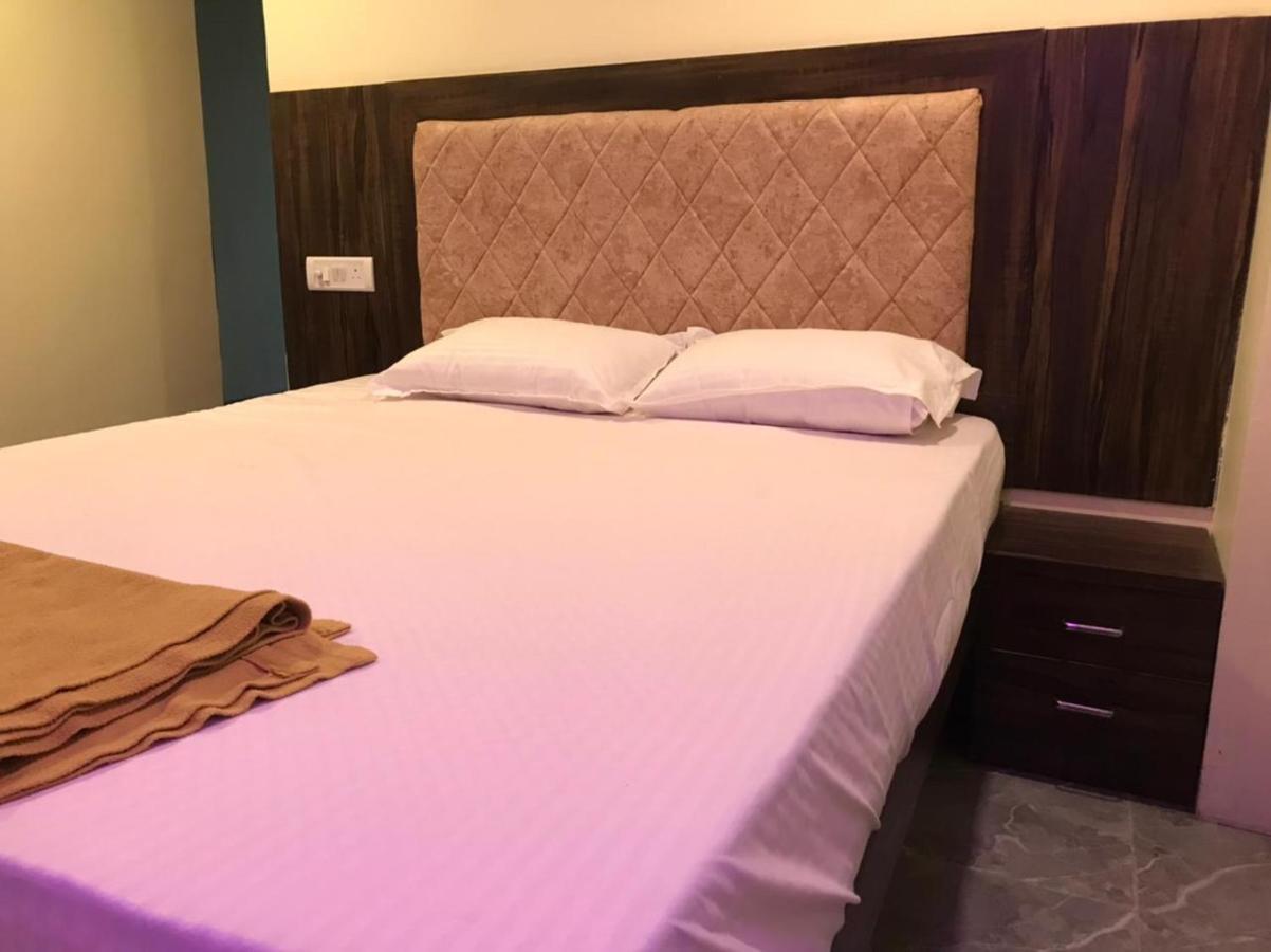 Taloja Midc Hotel Taloje Ngoại thất bức ảnh