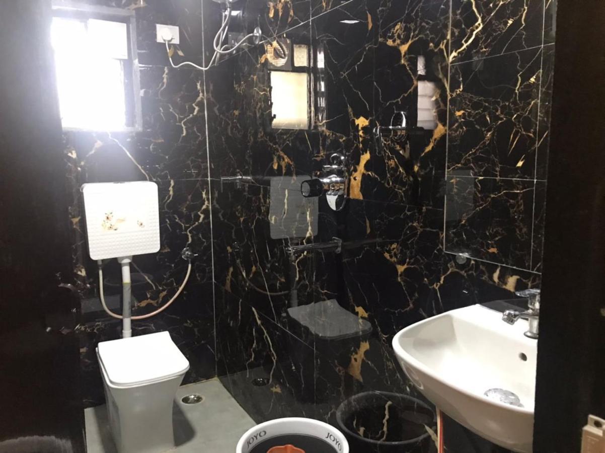 Taloja Midc Hotel Taloje Ngoại thất bức ảnh