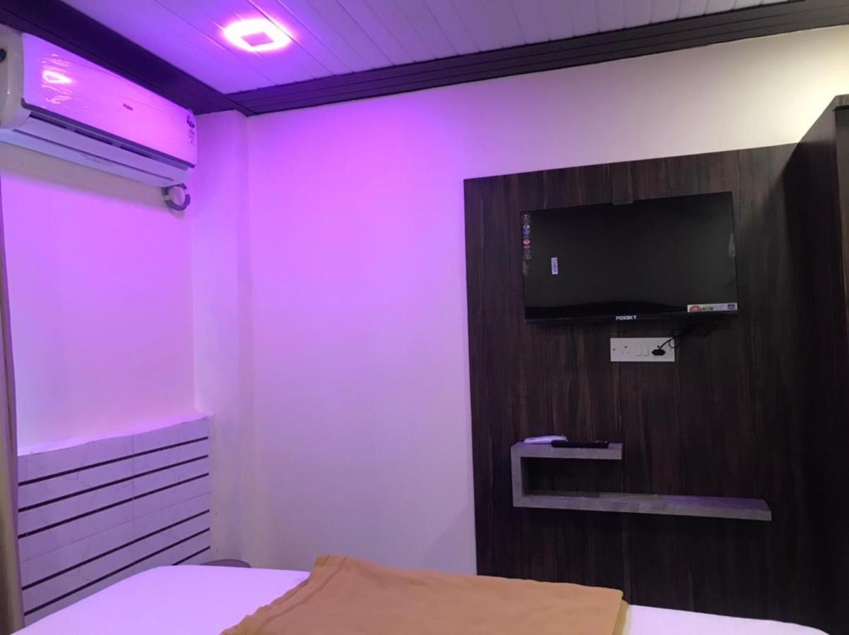 Taloja Midc Hotel Taloje Ngoại thất bức ảnh