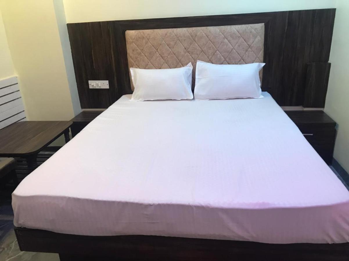 Taloja Midc Hotel Taloje Ngoại thất bức ảnh